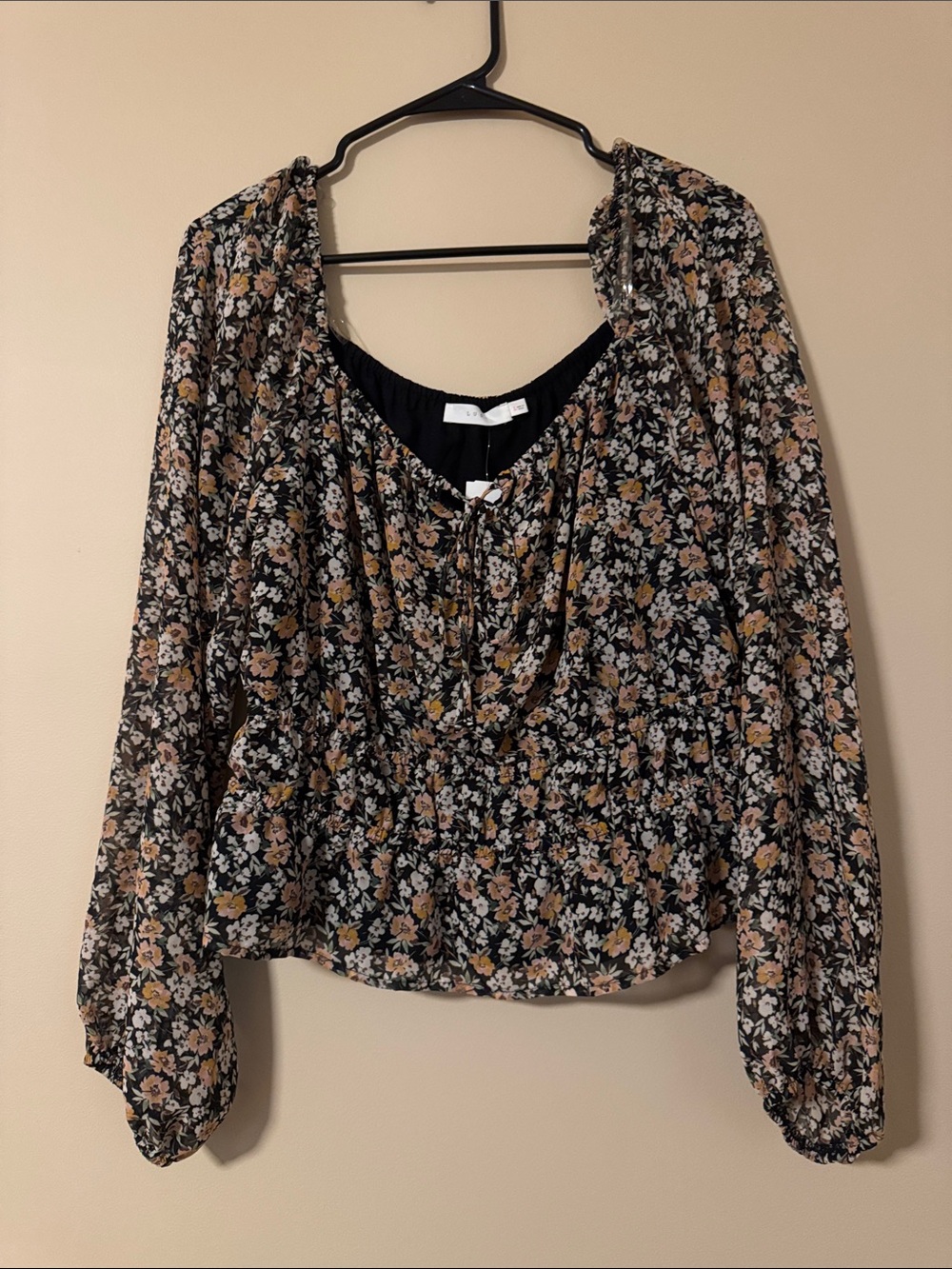 Flowy Floral Blouse with Long Sleeves - Black/Multi, L